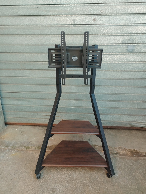 soporte carro tv adaptable 4r metal 121-134x45-77x45 1u
